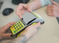 POS机如何刷信用卡磁条卡和芯片卡?