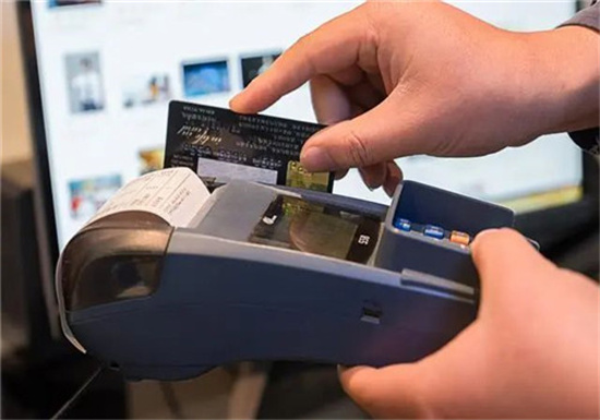 装修分期卡可以刷个人POS机吗？